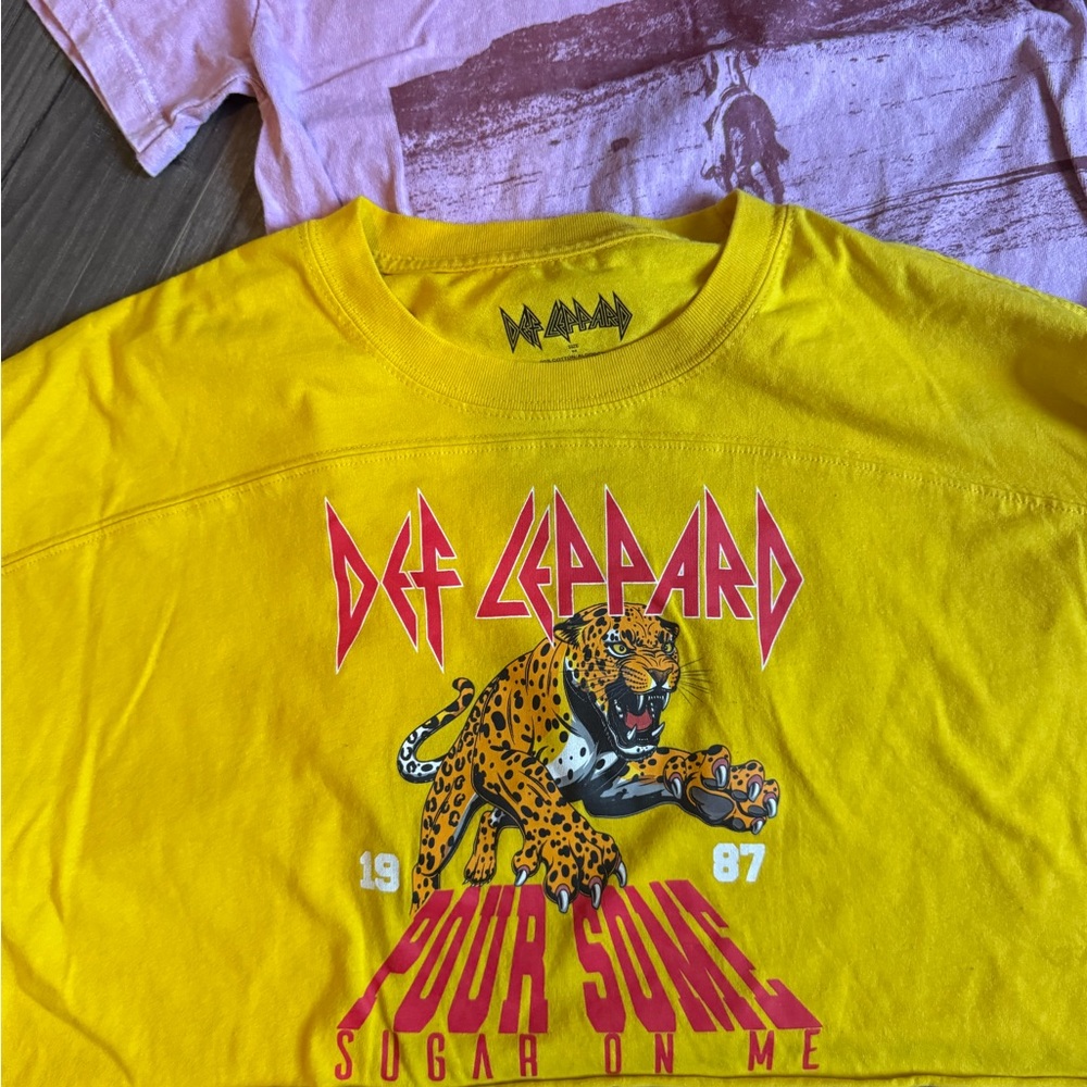Women’s Graphic Tee Bundle - Various Sizes - Picture 3 of 5